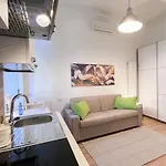 Navigli District Apartman *